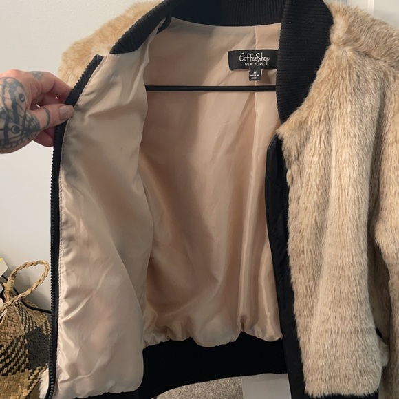 Faux fur bomber jacket - Picture 4 of 7